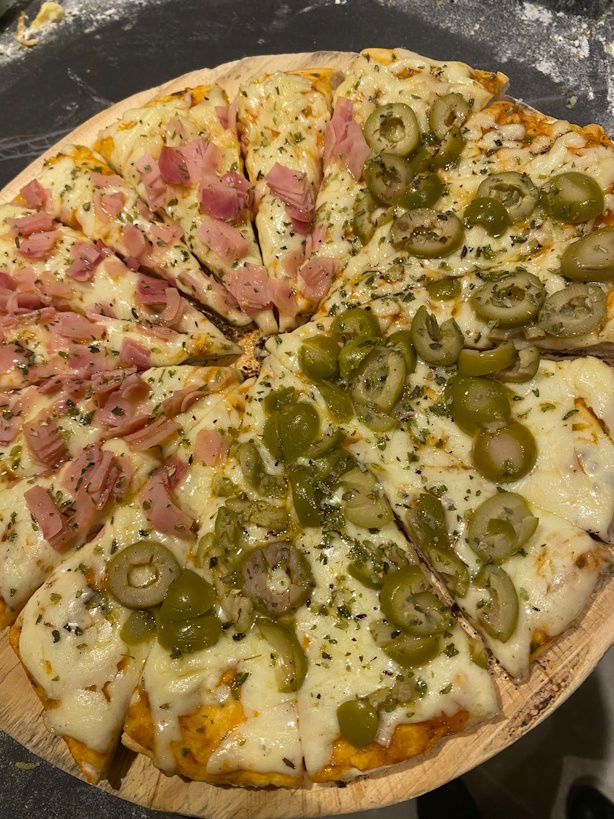 Pizza artesanal de Pizzería El Antojo